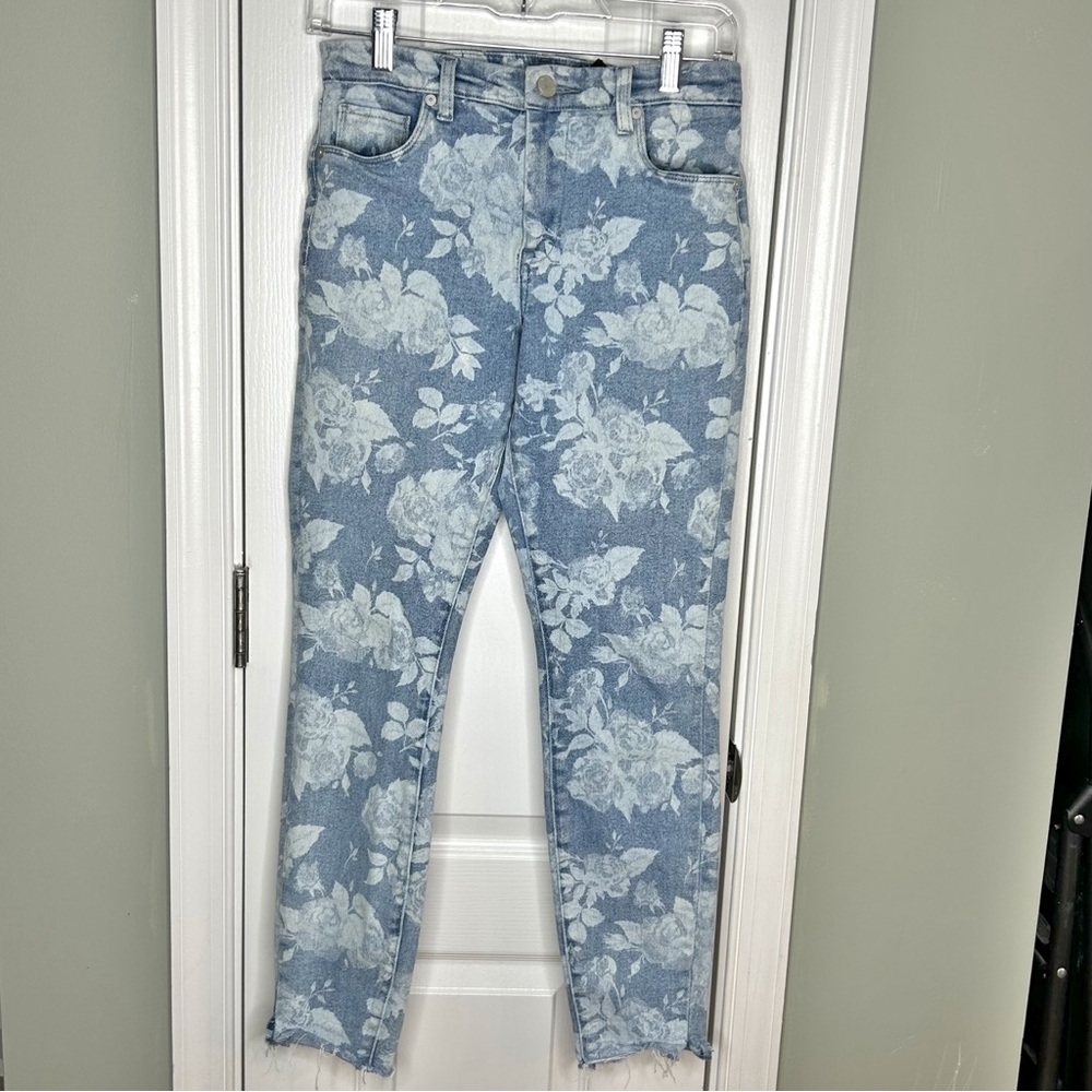BLANKNYC Floral Print Skinny Jeans Size 27 Light Wash Raw Hem